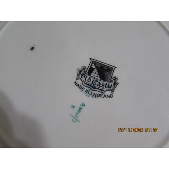 Vintage Old Castle made in England winter scene plate green horse and carriage - Picture 3 of 5